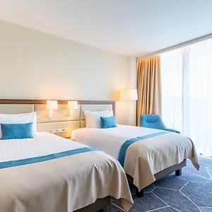 https://crowne-plaza-maastricht.valkenburgaandegeul-hotels.com